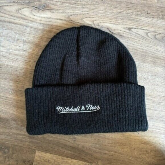 Mitchell & Ness Mens Black Chicago Bulls SUGA Glitch Cuffed Knit Hat - Picture 3 of 5